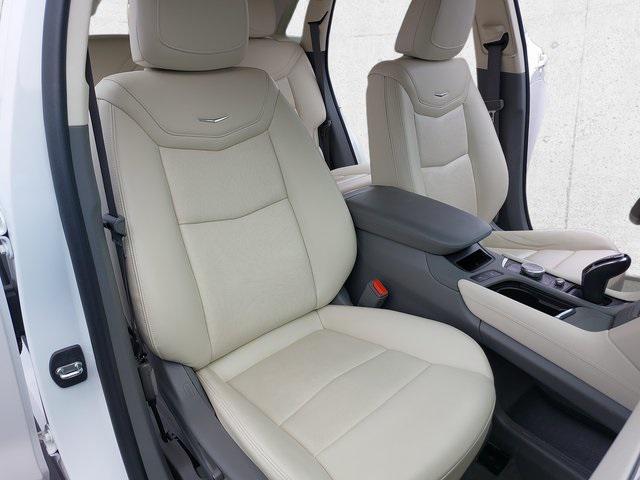 used 2022 Cadillac XT5 car, priced at $32,960