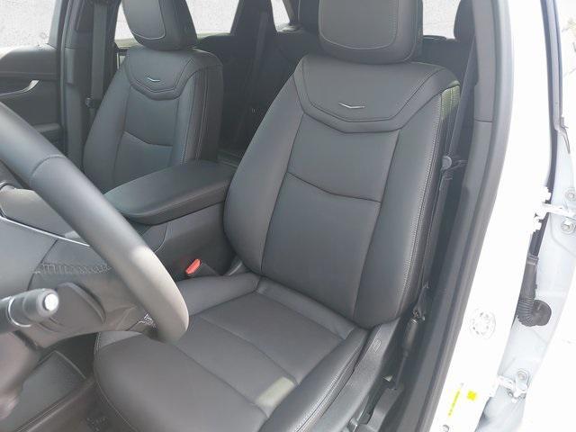 new 2025 Cadillac XT5 car, priced at $55,110