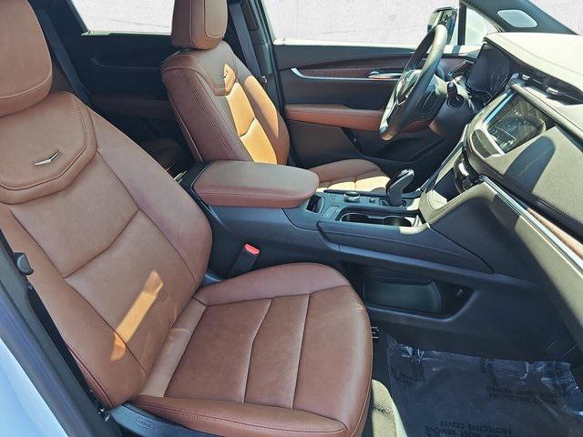 new 2025 Cadillac XT5 car, priced at $61,460