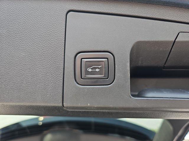 used 2020 Cadillac XT4 car, priced at $23,987