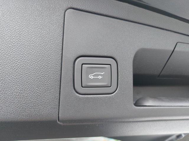 new 2025 Cadillac XT5 car, priced at $64,285