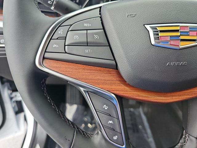 new 2025 Cadillac XT5 car, priced at $60,015