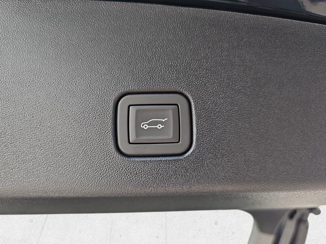new 2025 Cadillac OPTIQ car, priced at $55,610