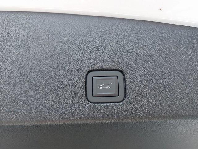 new 2025 Cadillac XT6 car, priced at $63,015