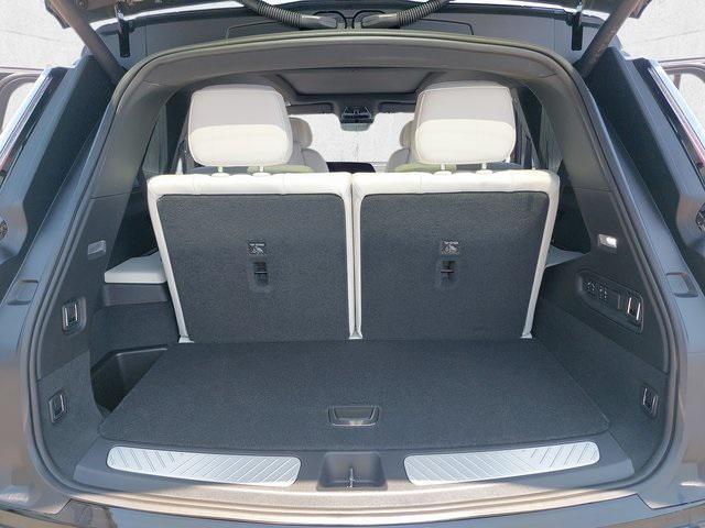 new 2026 Cadillac VISTIQ car, priced at $80,515