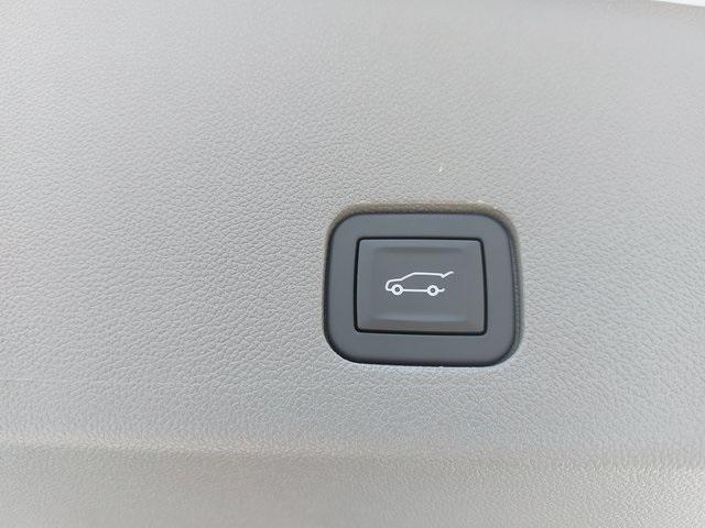 new 2025 Cadillac XT6 car, priced at $62,265