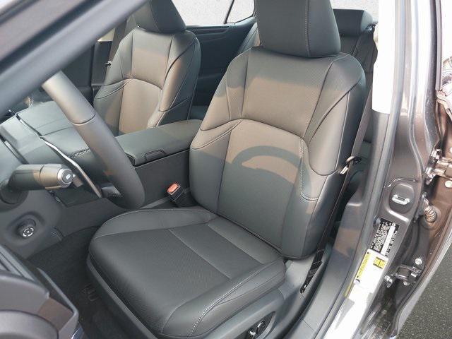 new 2025 Lexus ES 300h car, priced at $47,984