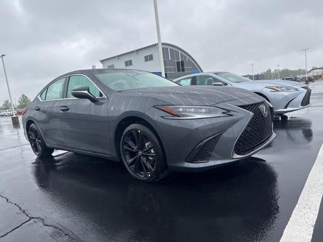 new 2025 Lexus ES 300h car, priced at $51,981