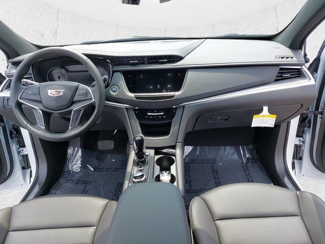 new 2025 Cadillac XT5 car, priced at $47,910