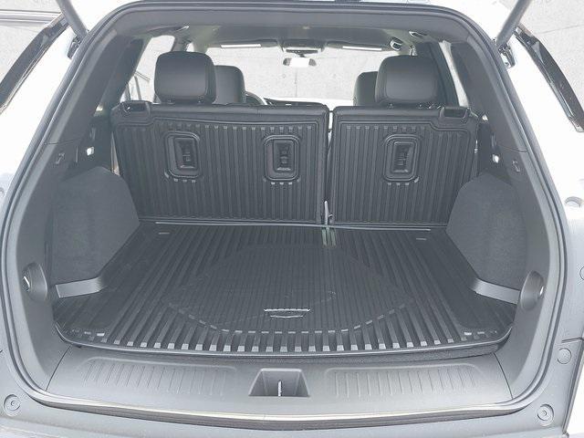 new 2025 Cadillac XT5 car, priced at $47,910