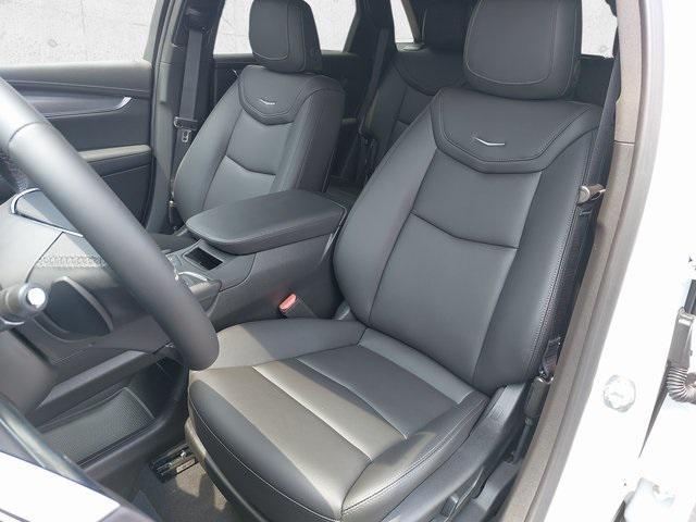 new 2025 Cadillac XT5 car, priced at $47,910