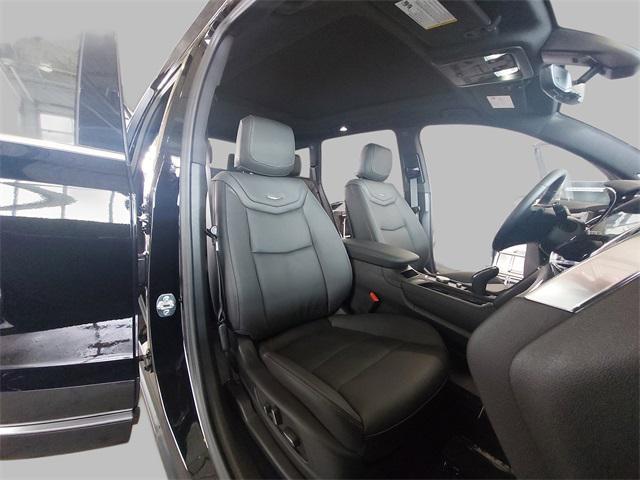new 2025 Cadillac XT6 car, priced at $60,511
