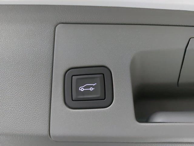 used 2025 Cadillac XT5 car, priced at $47,980
