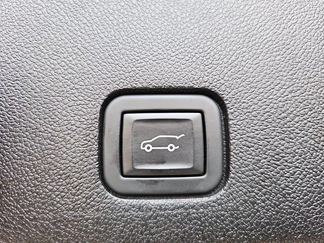 used 2024 Cadillac XT6 car, priced at $48,994