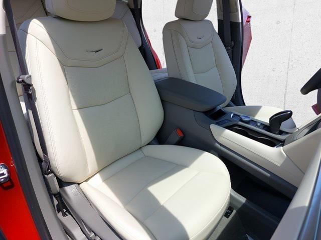 new 2025 Cadillac XT5 car, priced at $58,985
