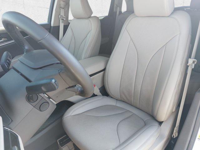 used 2023 Lincoln Nautilus car, priced at $35,991