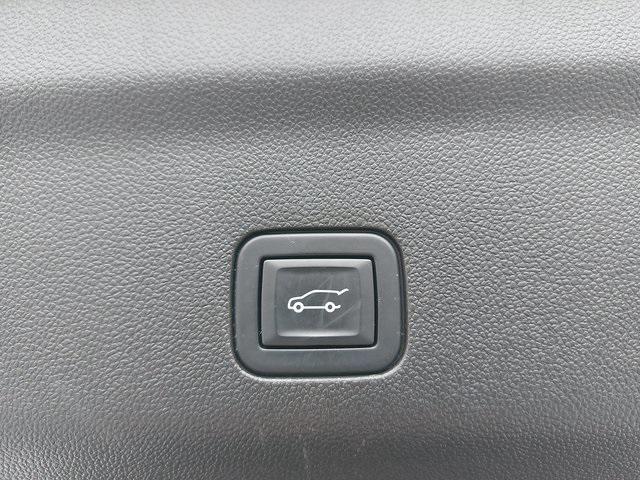 used 2023 GMC Yukon XL car, priced at $64,900