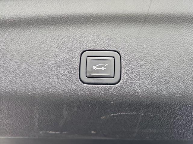used 2023 GMC Yukon car, priced at $58,877