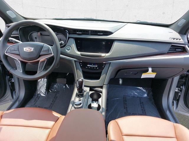 new 2025 Cadillac XT5 car, priced at $55,630