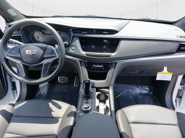 new 2025 Cadillac XT5 car, priced at $61,130