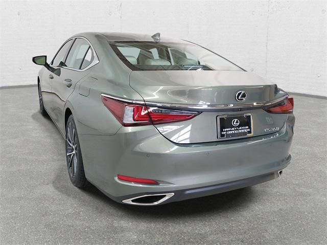 new 2025 Lexus ES 350 car, priced at $49,619