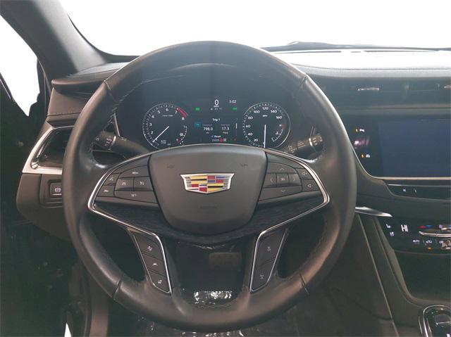 used 2022 Cadillac XT5 car, priced at $35,974