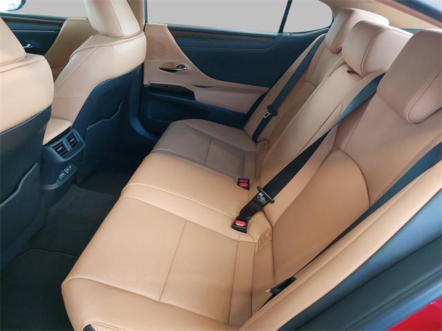 new 2025 Lexus ES 300h car, priced at $49,433
