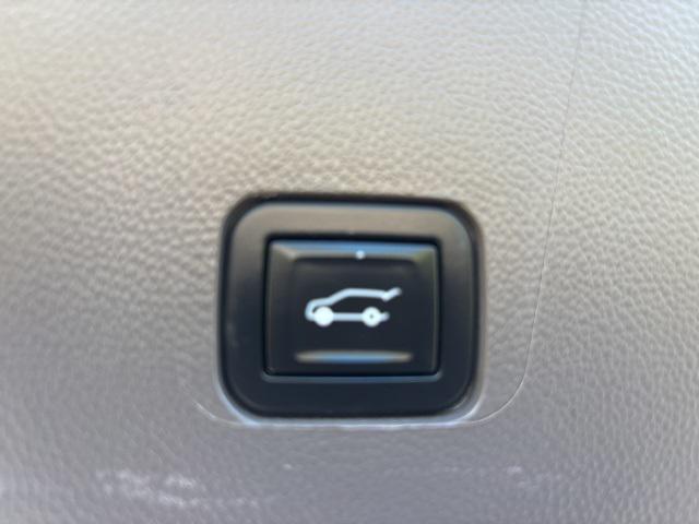 used 2021 Chevrolet Traverse car, priced at $19,788