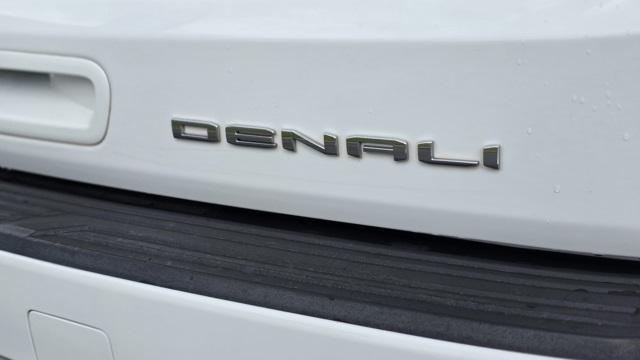 used 2023 GMC Yukon XL car, priced at $59,820
