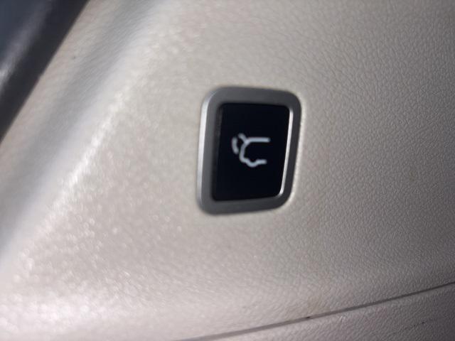used 2022 Chrysler Pacifica car, priced at $20,926
