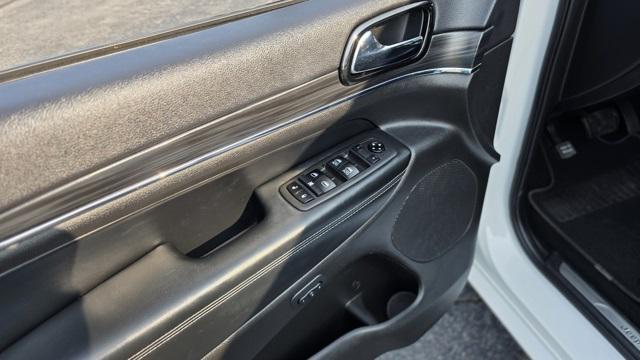 used 2021 Jeep Grand Cherokee car, priced at $27,895