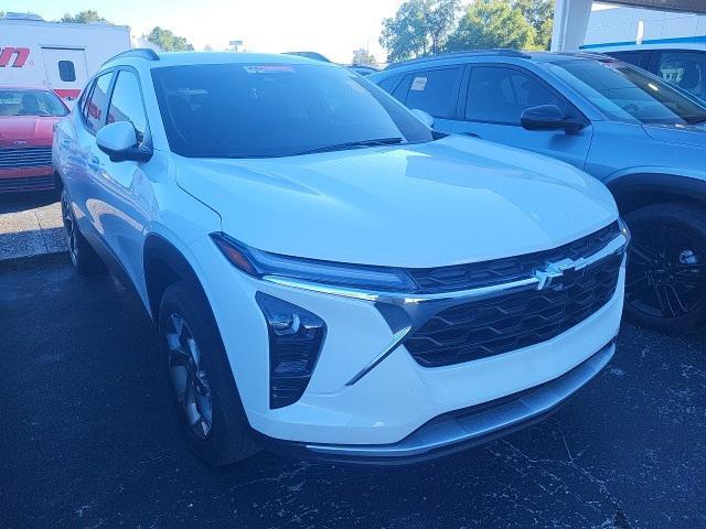 used 2025 Chevrolet Trax car, priced at $21,622