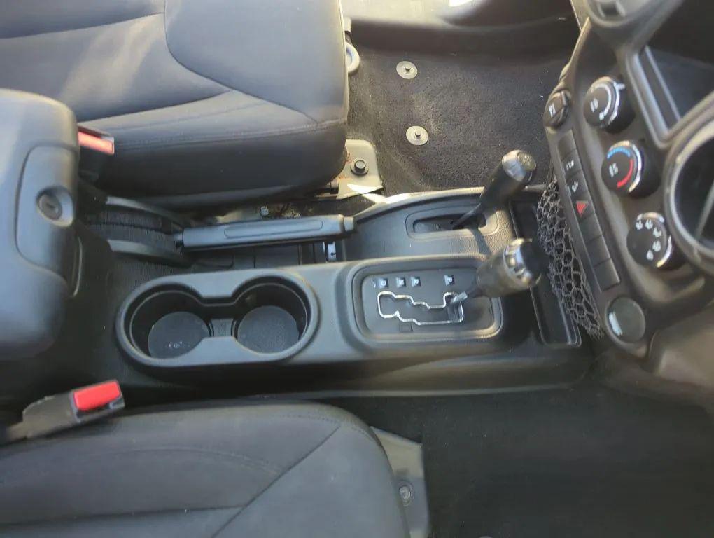 used 2015 Jeep Wrangler Unlimited car, priced at $10,995