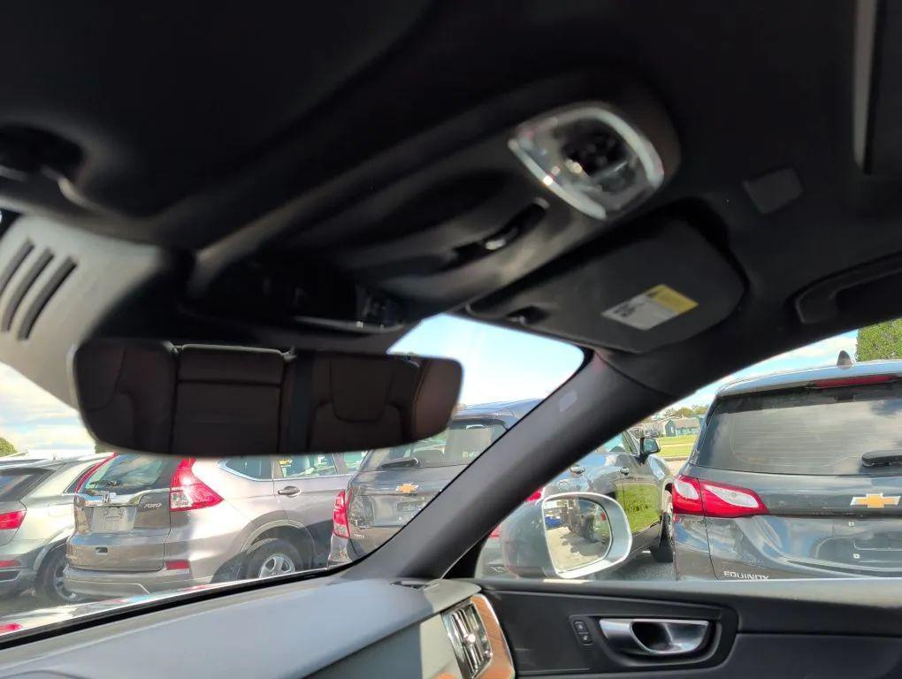 used 2021 Volvo XC60 car, priced at $17,979