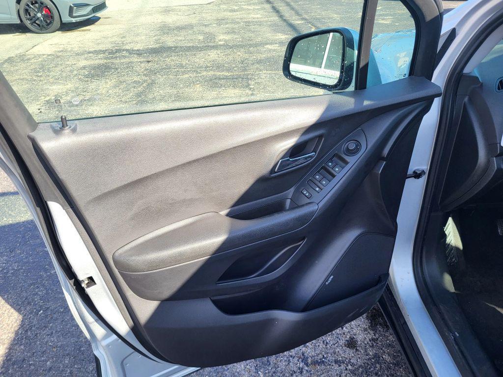 used 2020 Chevrolet Trax car, priced at $10,995