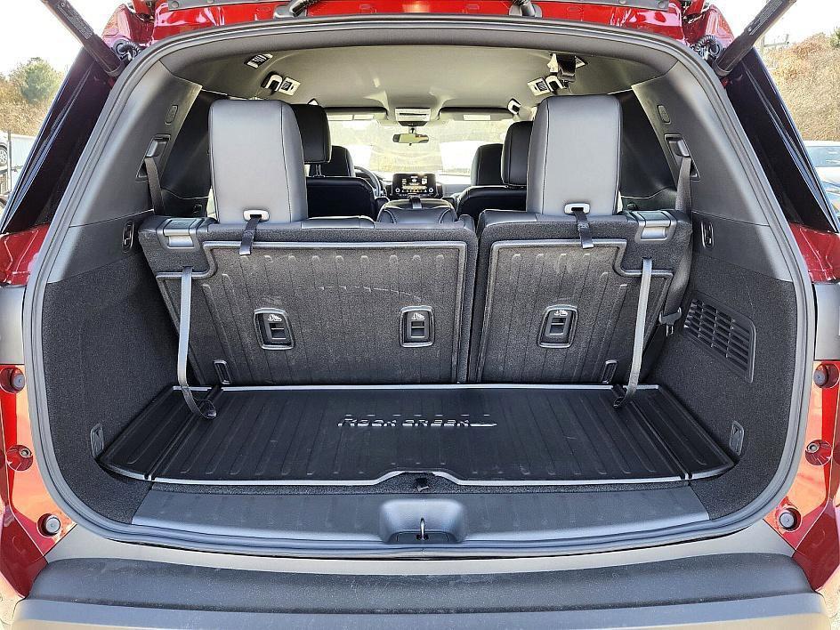 new 2025 Nissan Pathfinder car, priced at $40,825