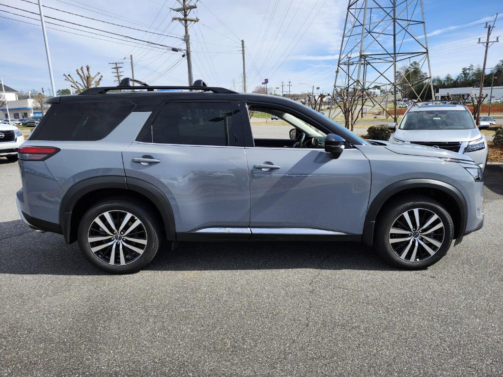 new 2025 Nissan Pathfinder car, priced at $51,775