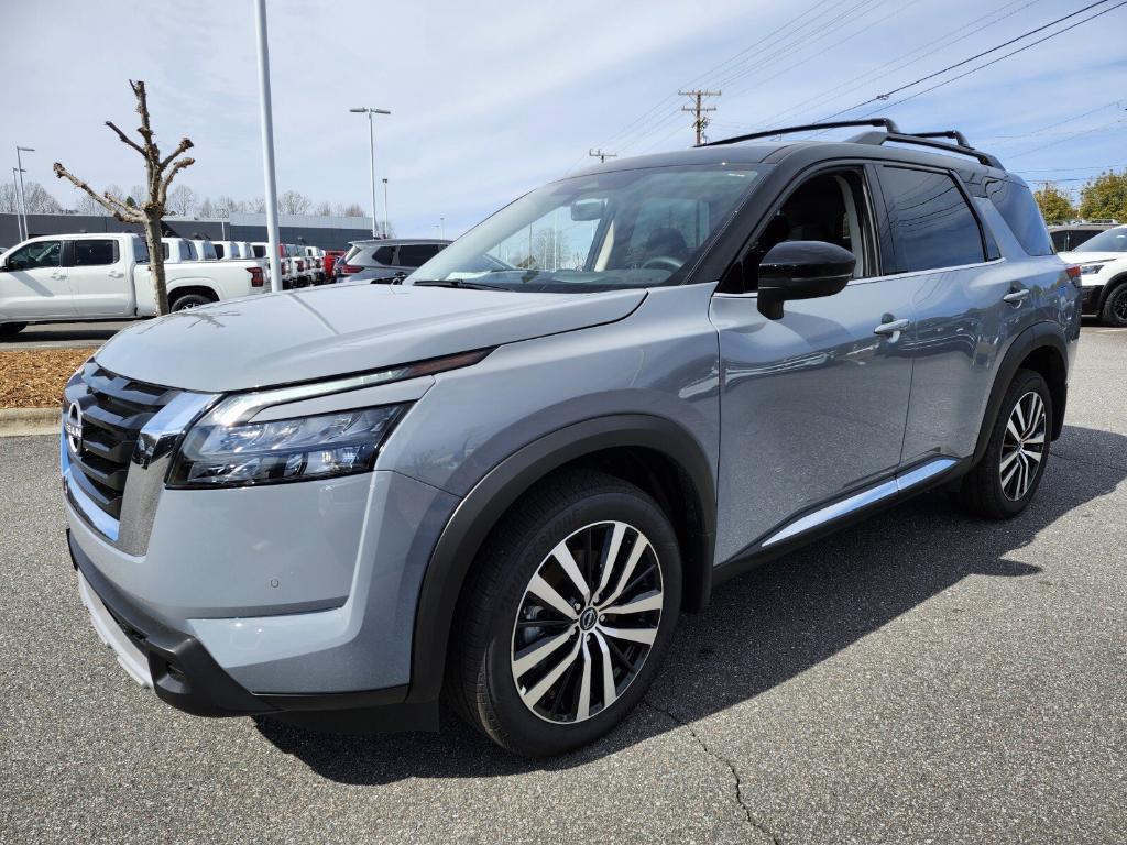 new 2025 Nissan Pathfinder car, priced at $51,775