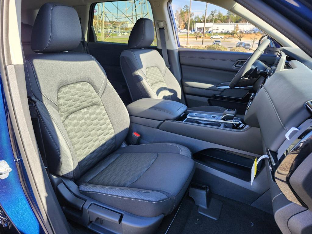 new 2025 Nissan Pathfinder car, priced at $38,395