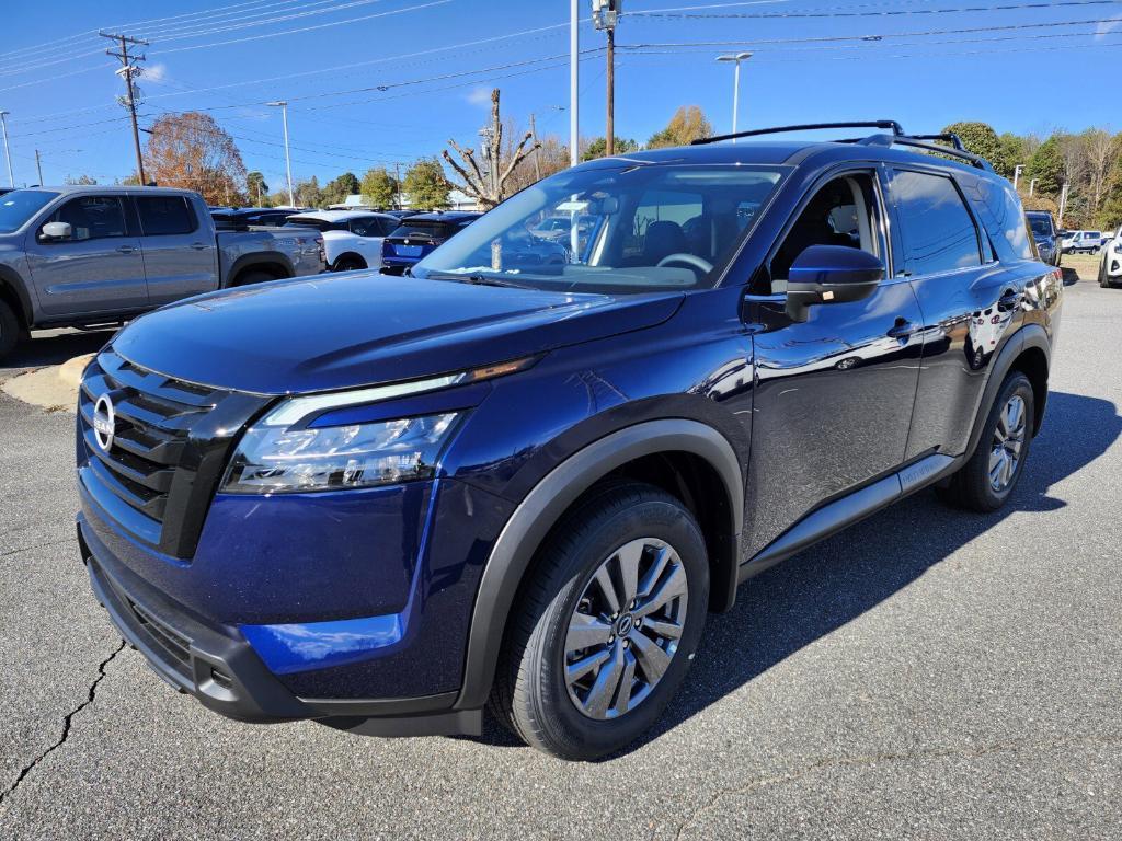 new 2025 Nissan Pathfinder car, priced at $38,395