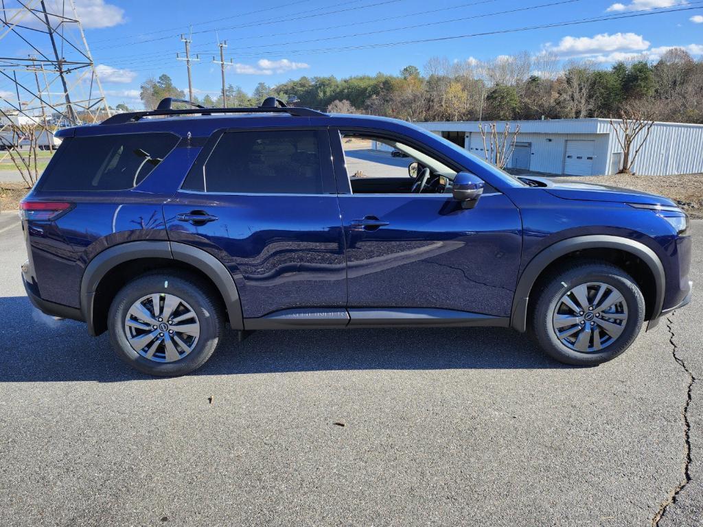 new 2025 Nissan Pathfinder car, priced at $38,395