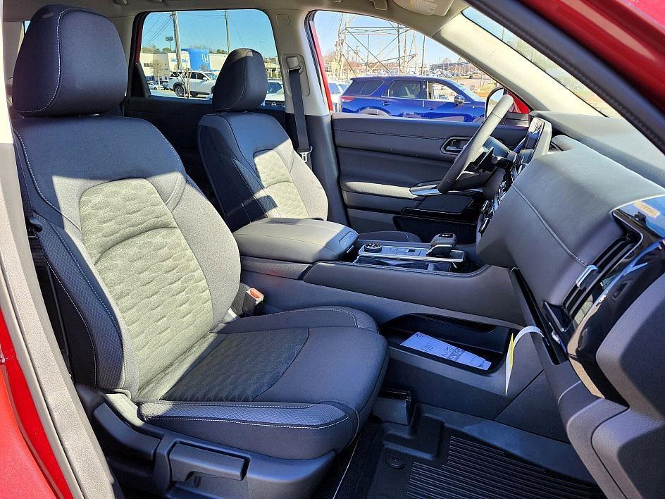 new 2025 Nissan Pathfinder car, priced at $40,495