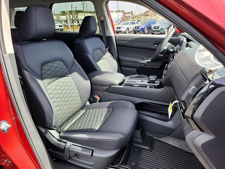 new 2025 Nissan Pathfinder car, priced at $38,570