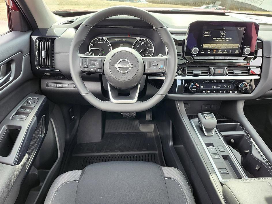 new 2025 Nissan Pathfinder car, priced at $38,570