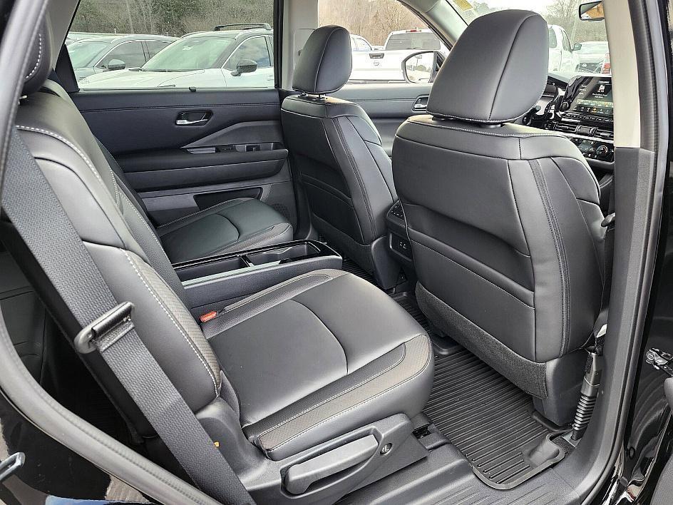 new 2025 Nissan Pathfinder car, priced at $41,940