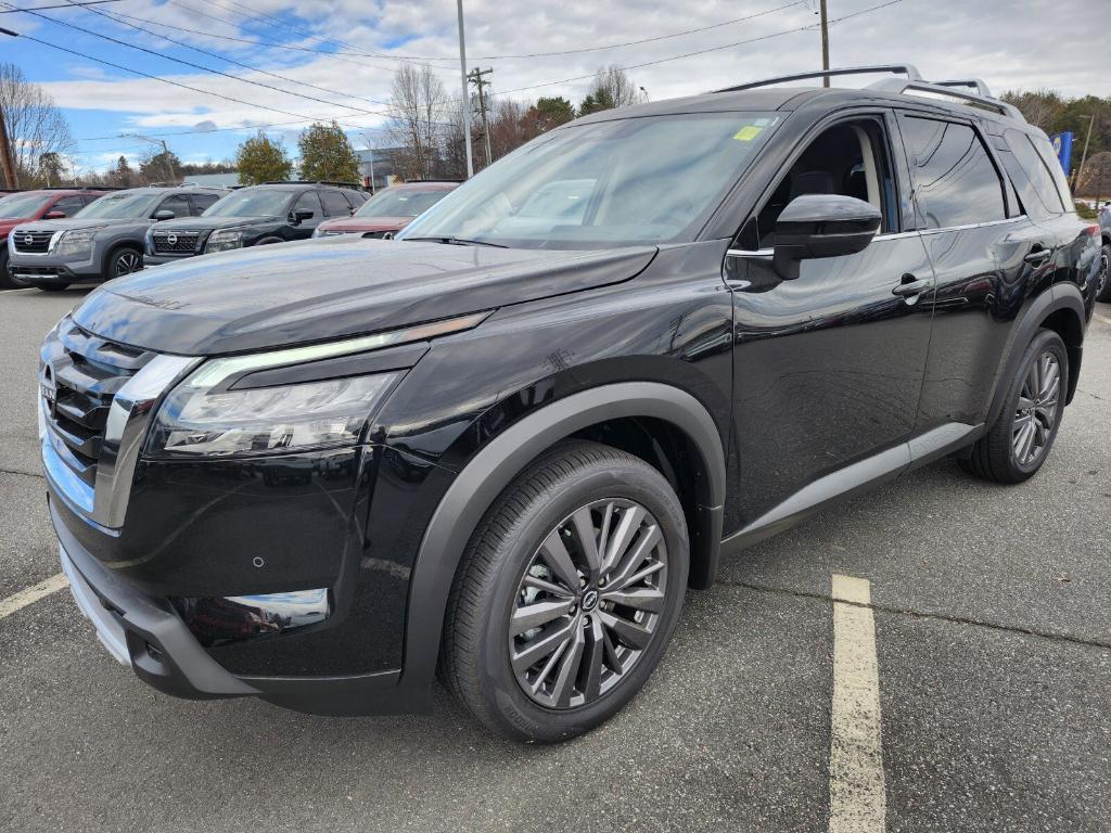 new 2025 Nissan Pathfinder car, priced at $44,190