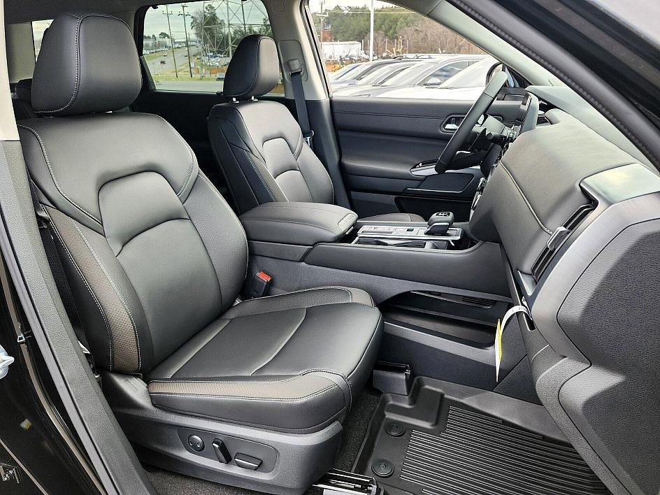 new 2025 Nissan Pathfinder car, priced at $41,940