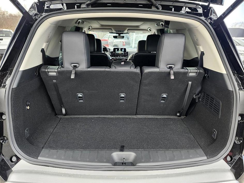 new 2025 Nissan Pathfinder car, priced at $41,940