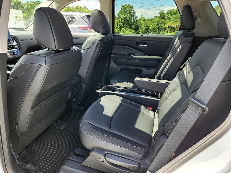 new 2025 Nissan Pathfinder car, priced at $42,775