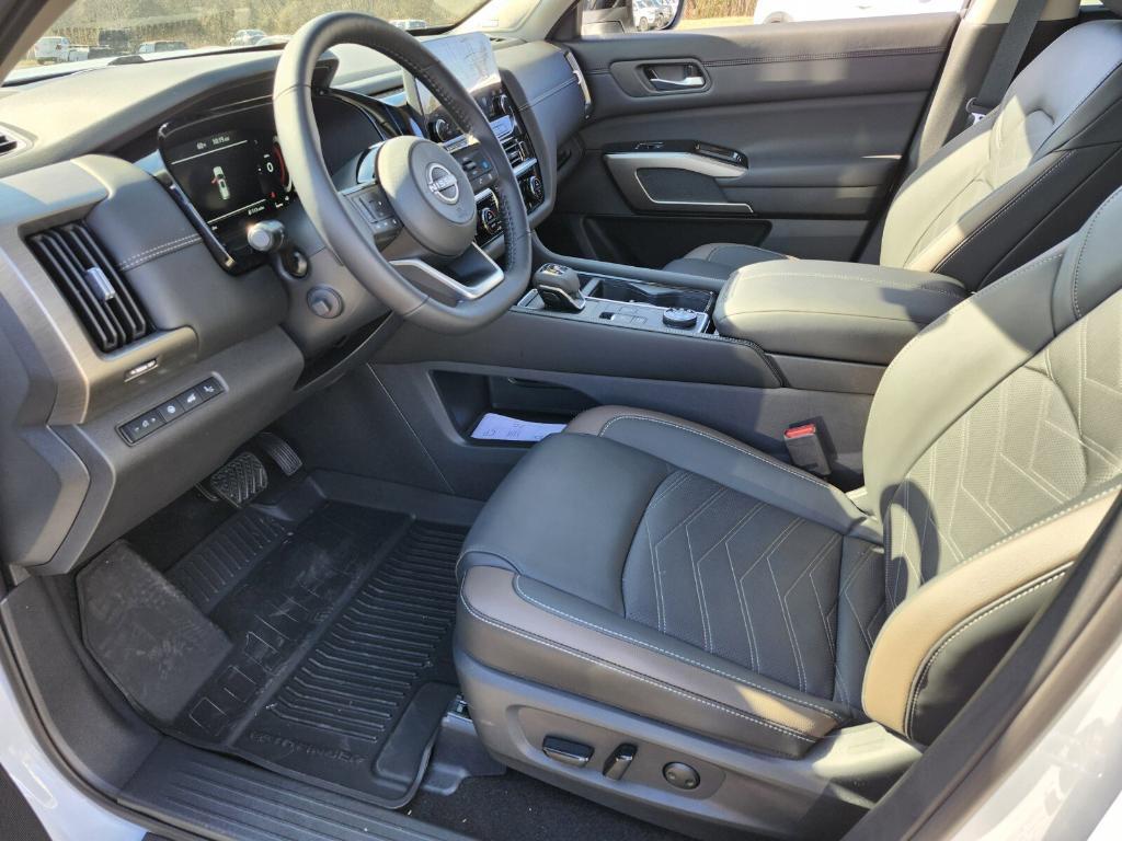 new 2025 Nissan Pathfinder car, priced at $51,775